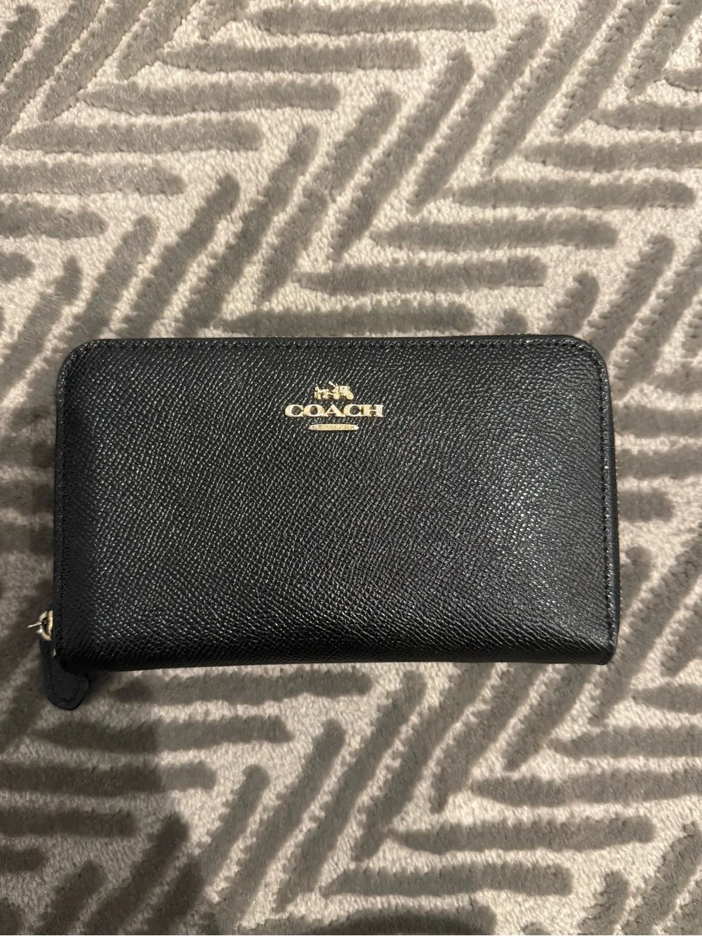 Coach Black Leather Zip-Around Wallet with Gold Logo - Picture 3 of 8